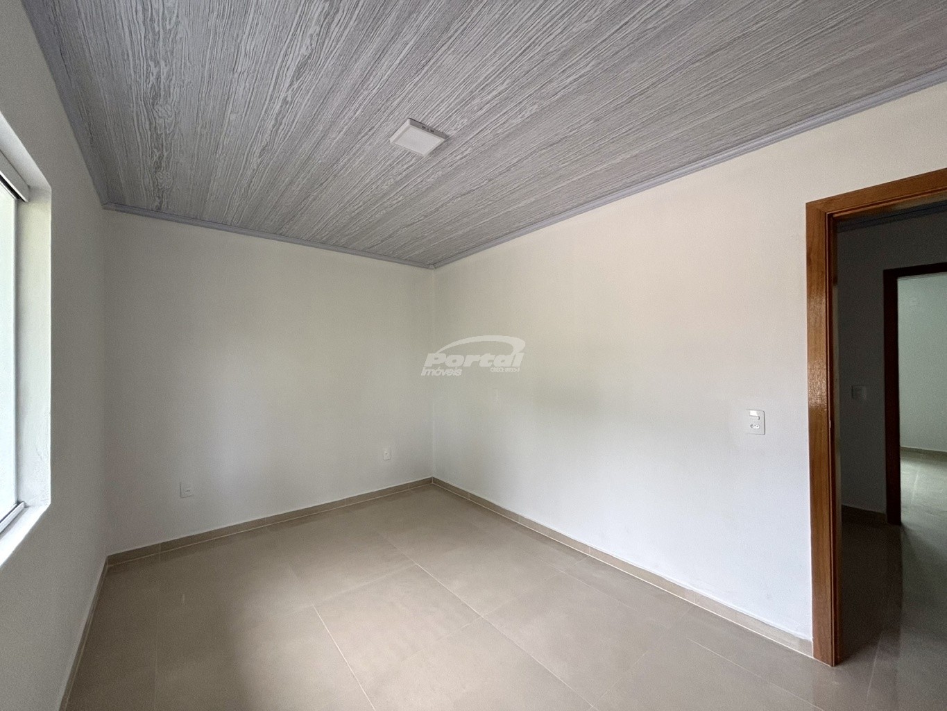 Imovel 70m, contendo 02 amplos dormitórios, sala de estar e jantar, cozinha, banheiro social, lavabo, area de serviço nos fundos e uma vaga de garagem! — foto 7