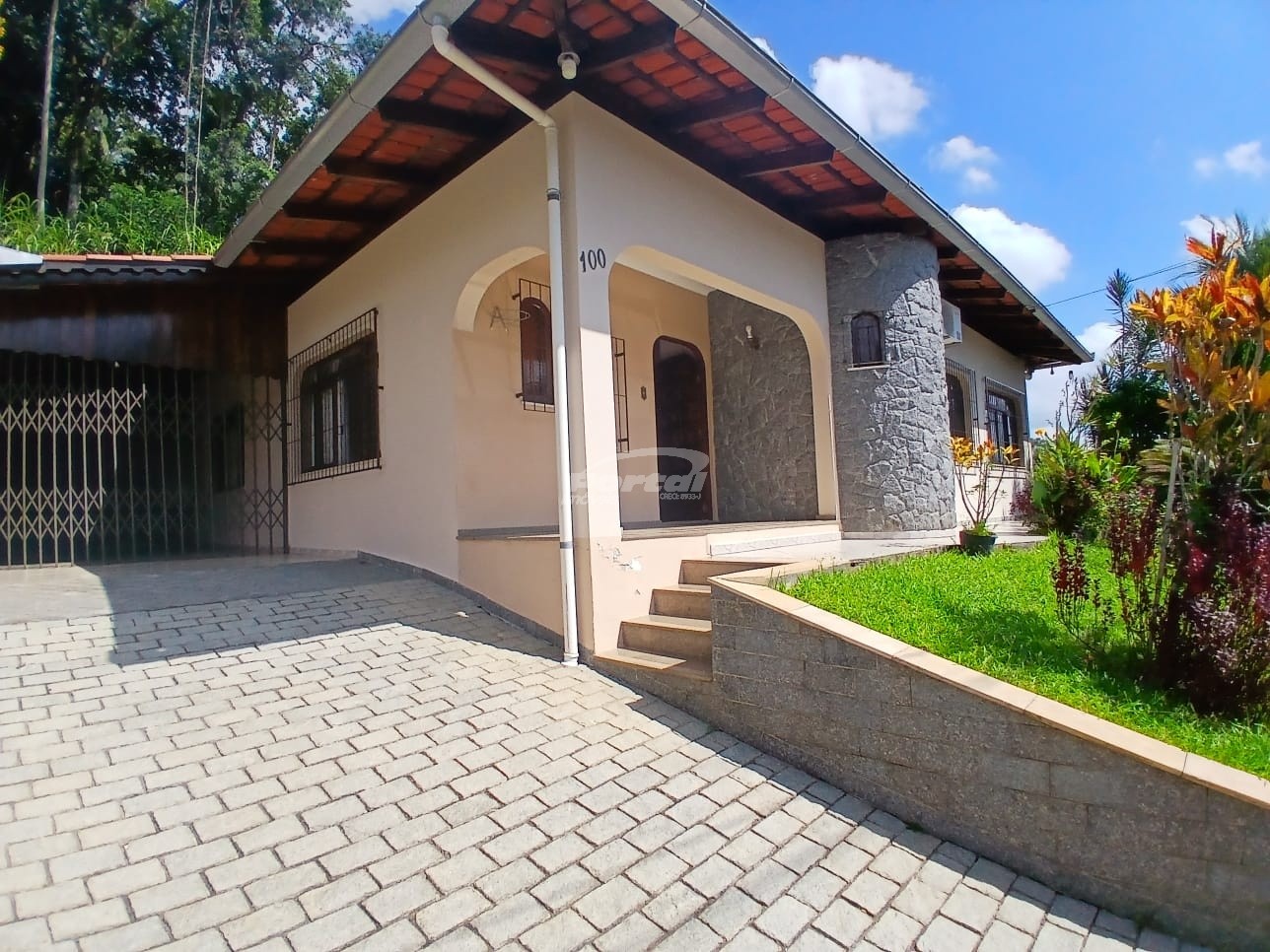 Casa semimobiliada disponível para locação no Bairro Velha, Blemenau SC. - foto 1