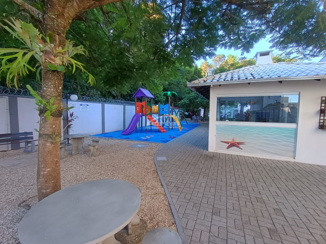 Apartamento térreo, mobiliado com 2 dormitórios, a menos de 100 metros do mar no bairro Itacolomi em Balneário Piçarras/SC (Cód. 23454) — foto 4