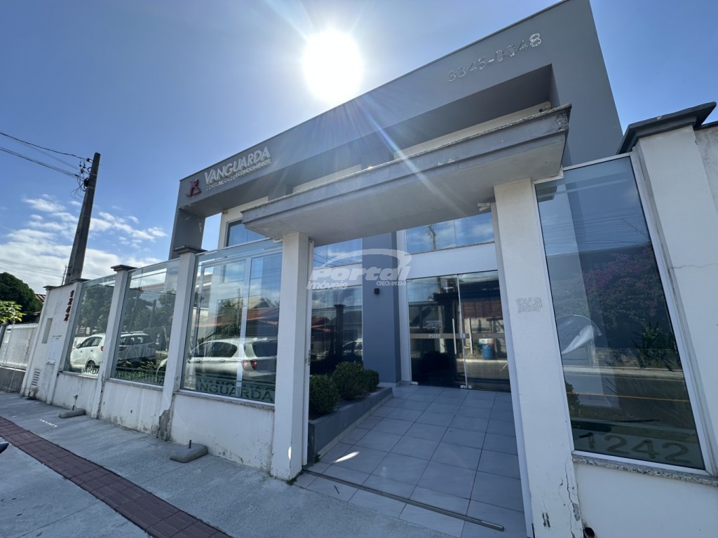 Excelente loja comercial disponível para locação no Centro de Balneário Piçarras (cod 23259) - foto 1