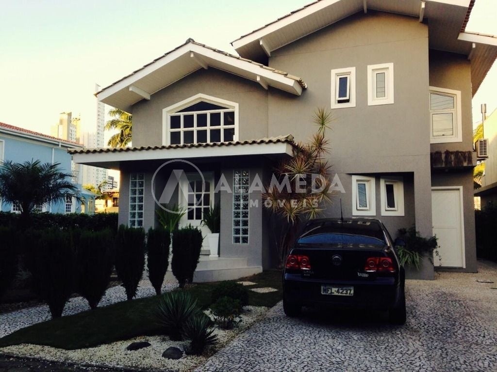 Casa, 3 quartos, 255 m² - Foto 1