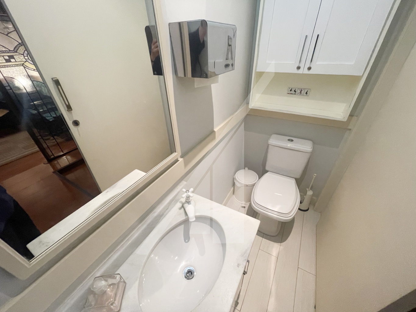 Linda e aconchegante sala comercial no centro da cidade de Blumenau! — foto 7