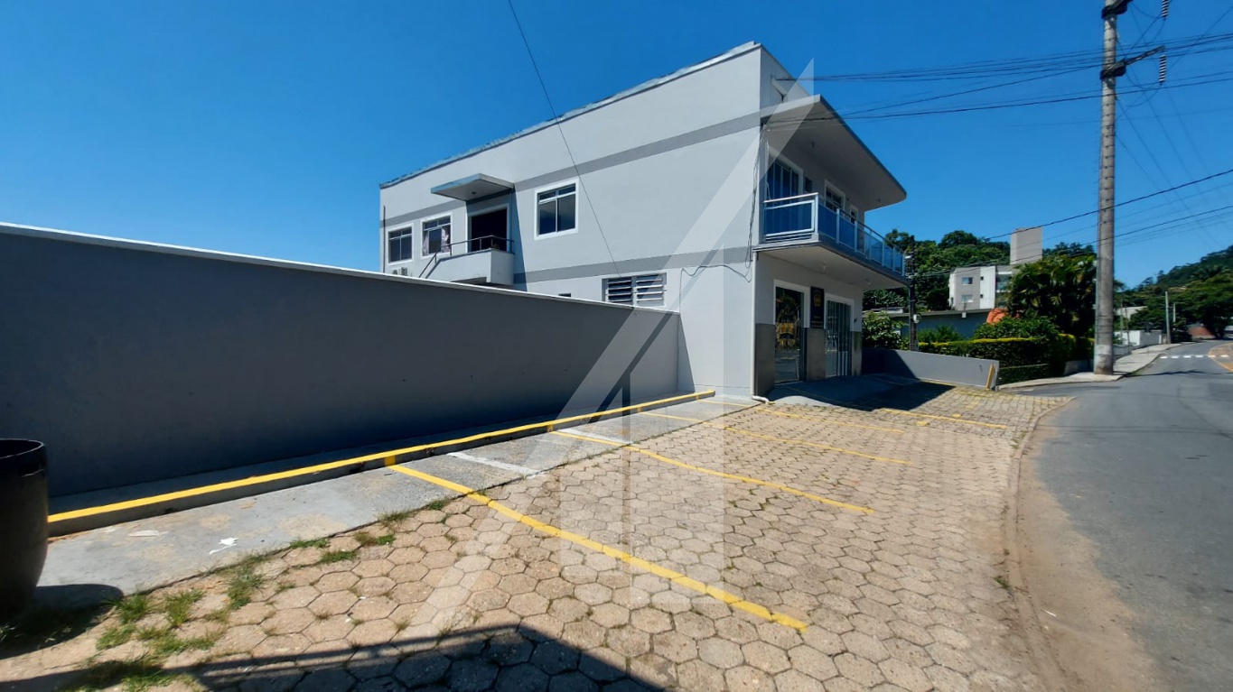 Excelente oportunidade para investidores prédio comercial e residencial no bairro Velha, corredor de serviço com ótima localização. — foto 7