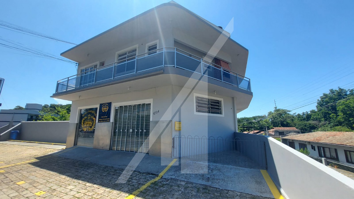 Excelente oportunidade para investidores prédio comercial e residencial no bairro Velha, corredor de serviço com ótima localização. - foto 1