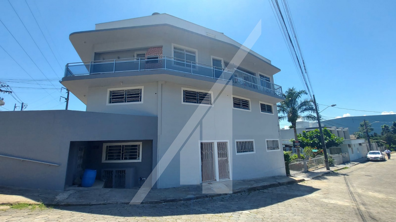 Excelente oportunidade para investidores prédio comercial e residencial no bairro Velha, corredor de serviço com ótima localização. — foto 4