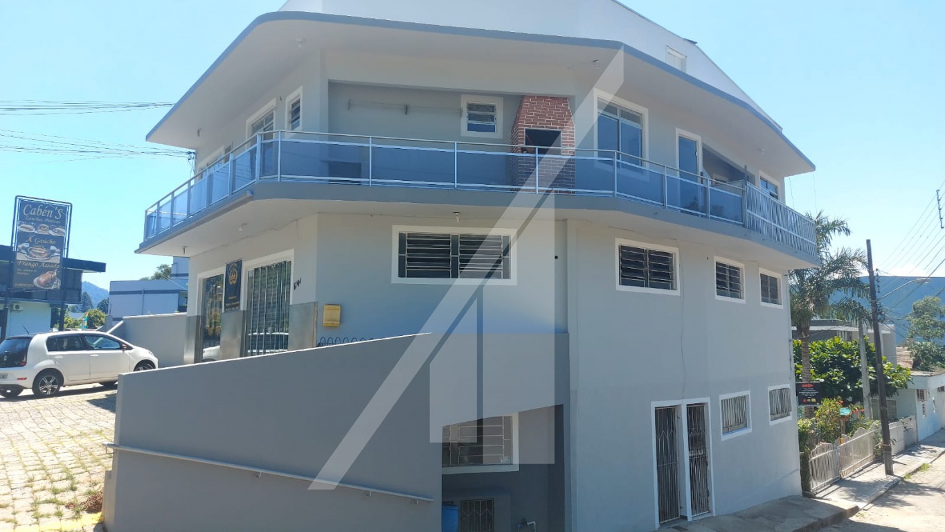Excelente oportunidade para investidores prédio comercial e residencial no bairro Velha, corredor de serviço com ótima localização. — foto 3