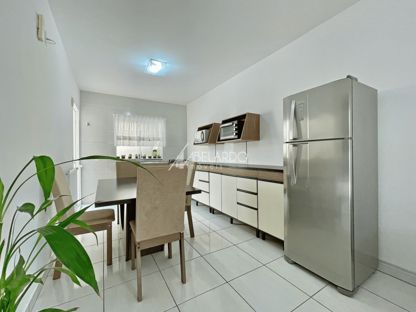 Casa em condomínio fechado com apenas 9 residências e próximo a BR 470, esta aconchegante casa térrea mobiliada é uma excelente opção para quem busca morar bem! — foto 3