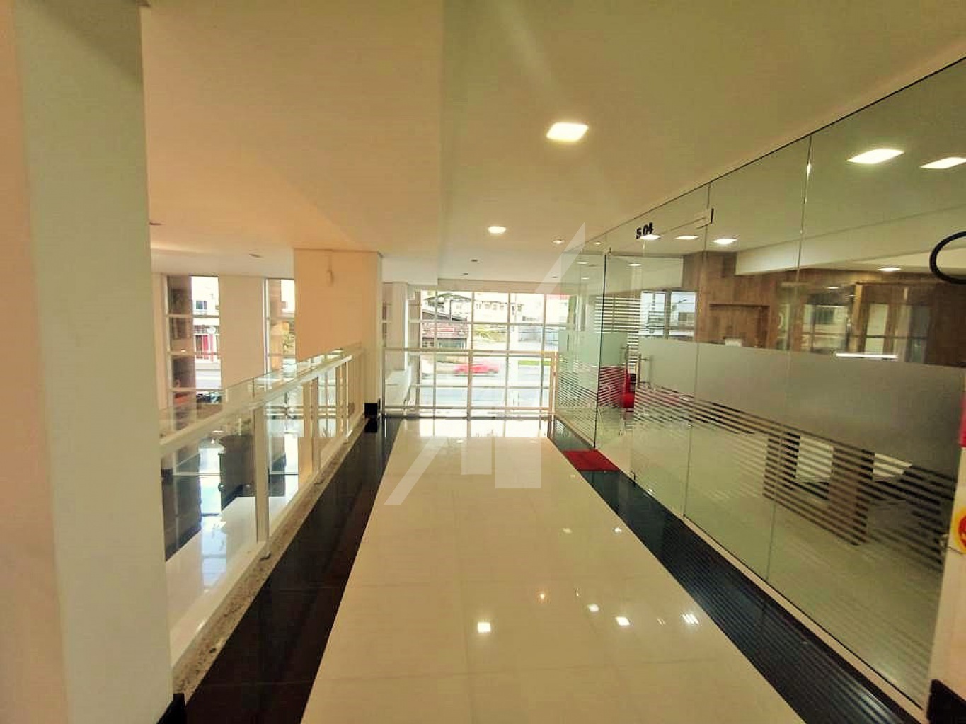 Sala comercial com 54,80mm de área privativa, 1 vaga, localizada no centro de Blumenau — foto 4