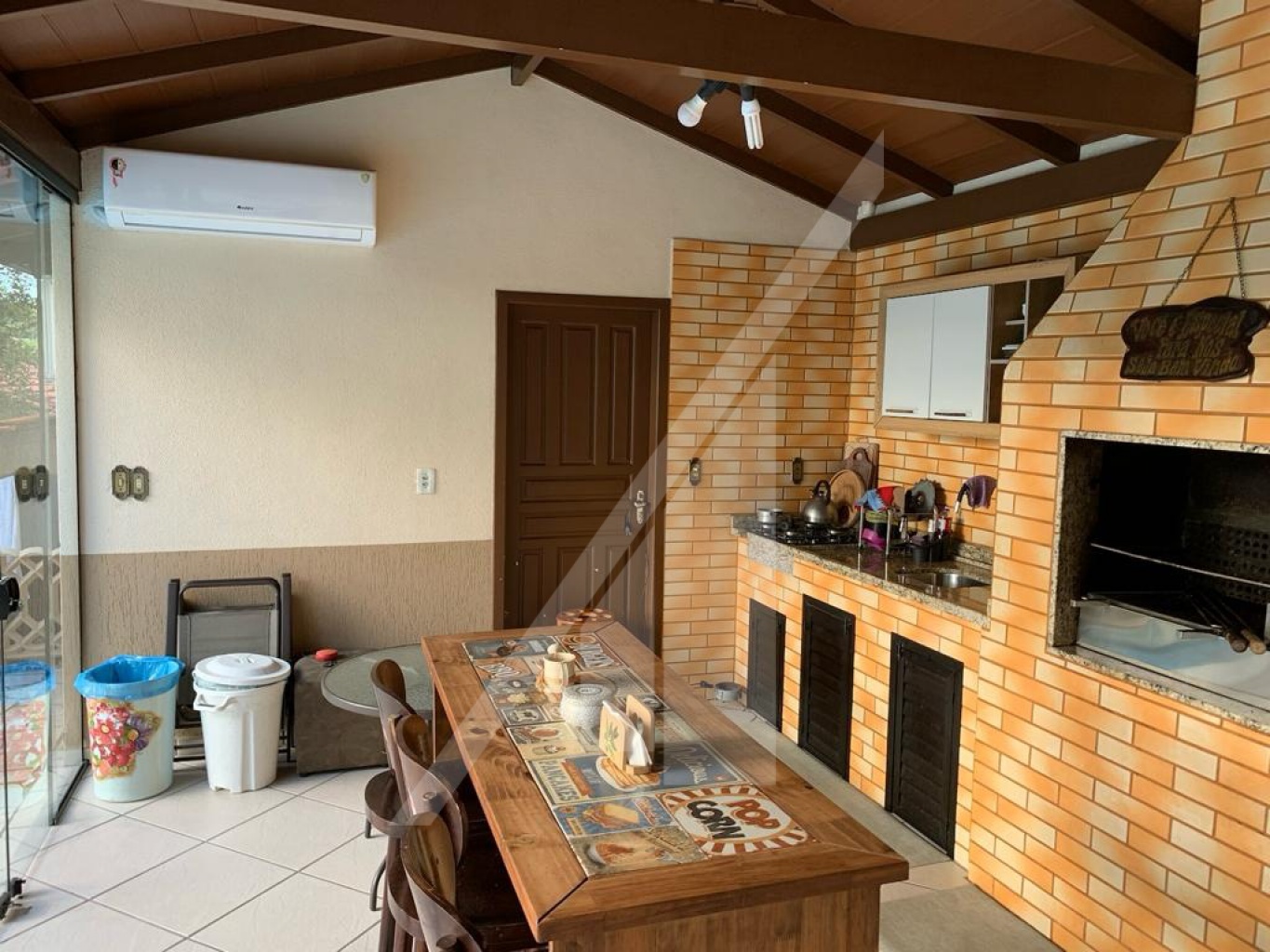 RESIDENCIA DE ALVENARIA - INDAIAL Terreno com 506,27m2(27,42mt-27,42mt x18,59mt - 18,59mt ). Área construída 140,25m2 — foto 7