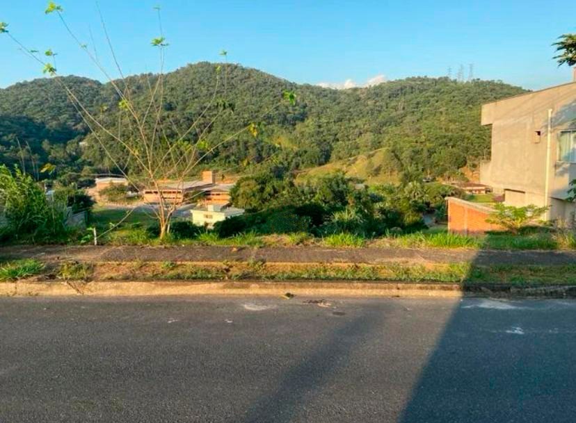 Esse terreno é a escolha perfeita para você que busca construir seu imóvel em um loteamento com infraestrutura completa no bairro FORTALEZA ALTA. — foto 2