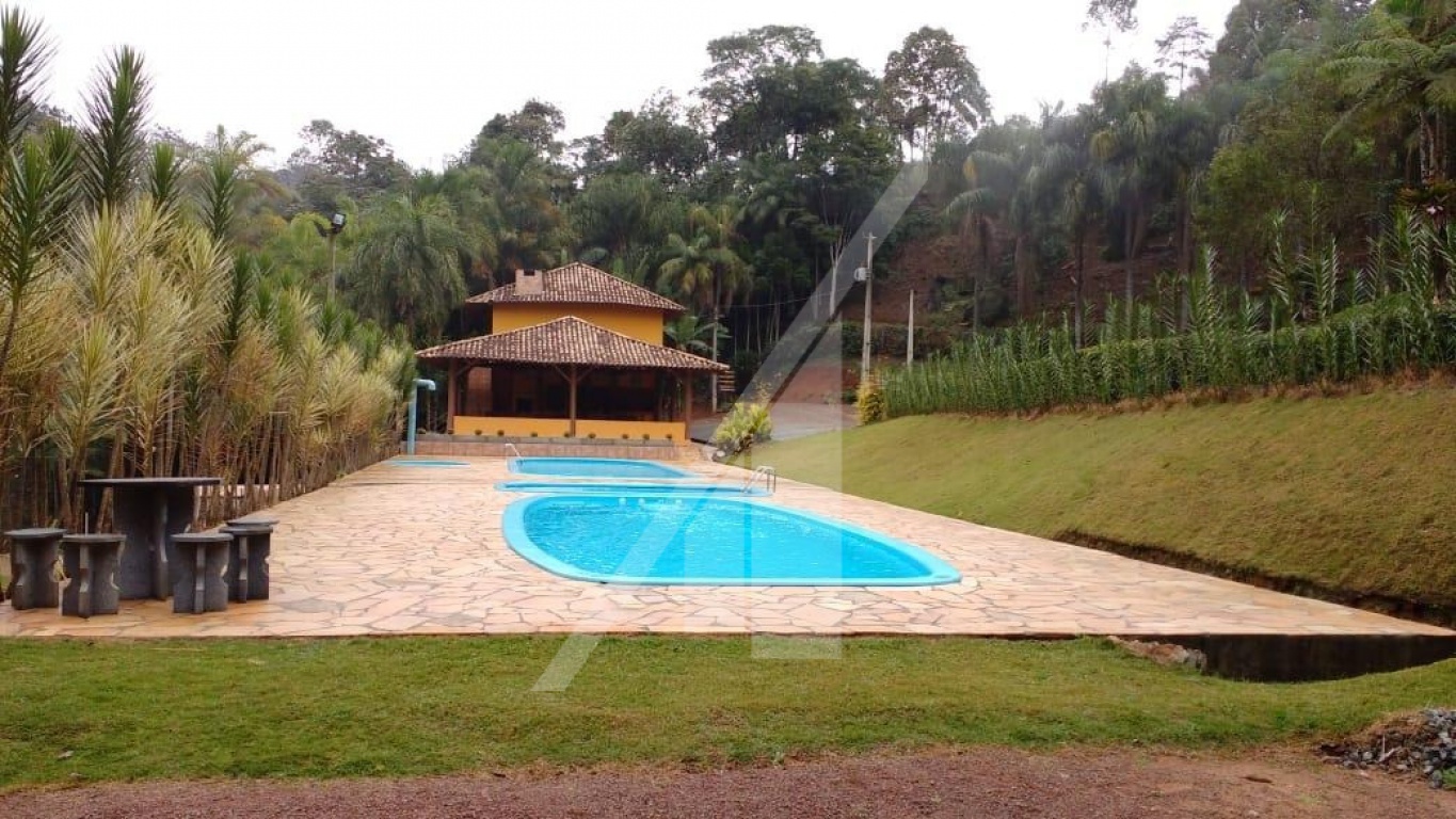 Próximo à rota do Vale Europeu, este terreno é ideal para quem busca investir ou construir seu refúgio junto à natureza CIDADE DE RODEIO — foto 3