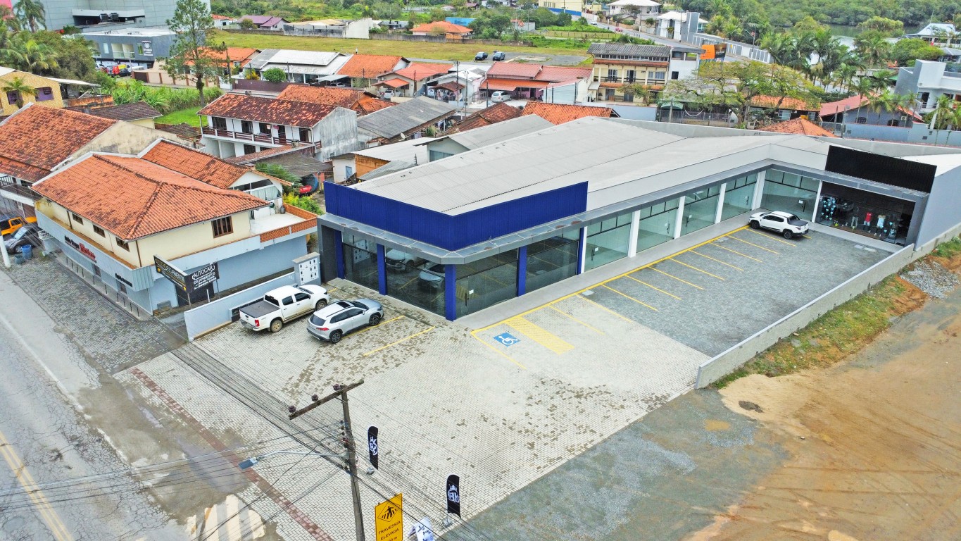 EMPREENDIMENTO COMERCIAL COM 7 SALAS NOVAS - BALNEÁRIO PIÇARRAS - foto 1