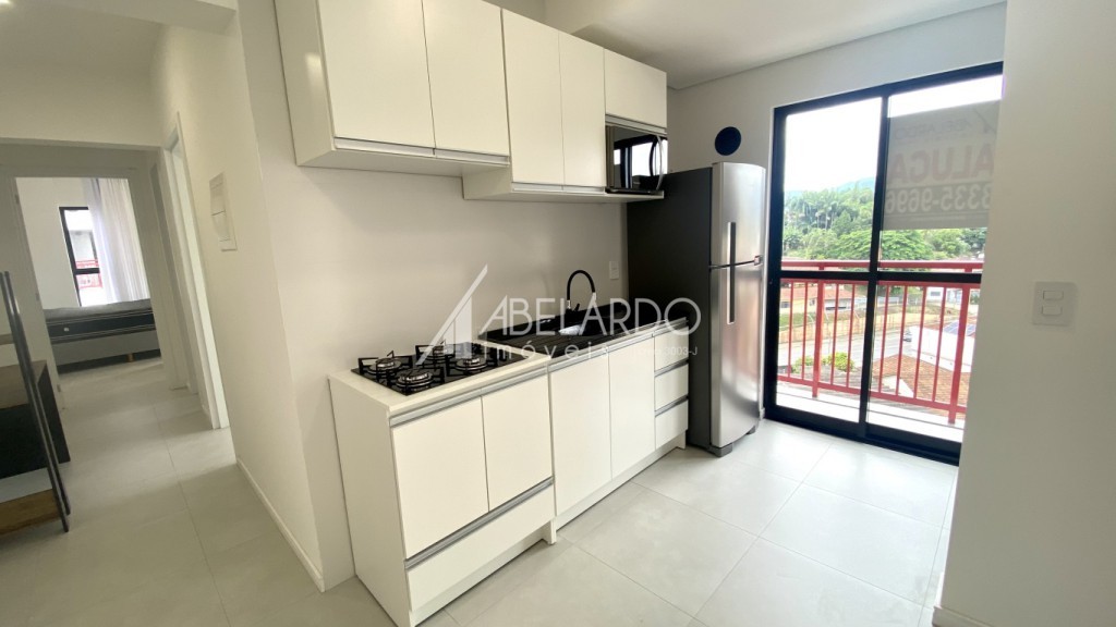 APARTAMENTO SEMIMOBILIADO COM DOIS DORMITÓRIOS, SENDO UMA SUÍTE E UMA VAGA DE GARAGEM - BAIRRO VELHA — foto 2
