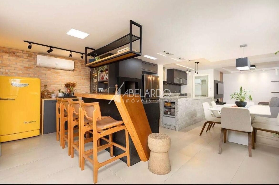 APARTAMENTO - CENTRO COM 3 DORMITÓRIOS, SENDO UMA SUITE E DUAS VAGAS NA GARAGEM. — foto 4