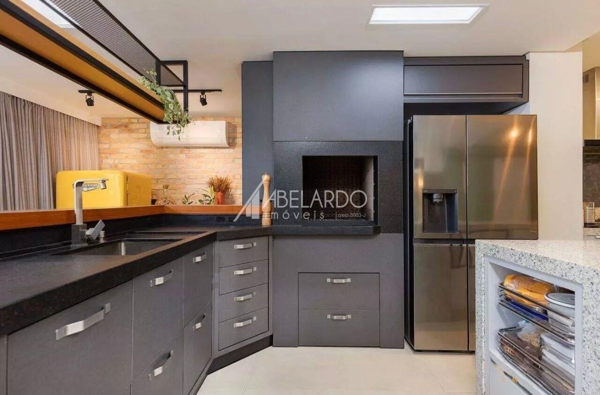 APARTAMENTO - CENTRO COM 3 DORMITÓRIOS, SENDO UMA SUITE E DUAS VAGAS NA GARAGEM. — foto 5