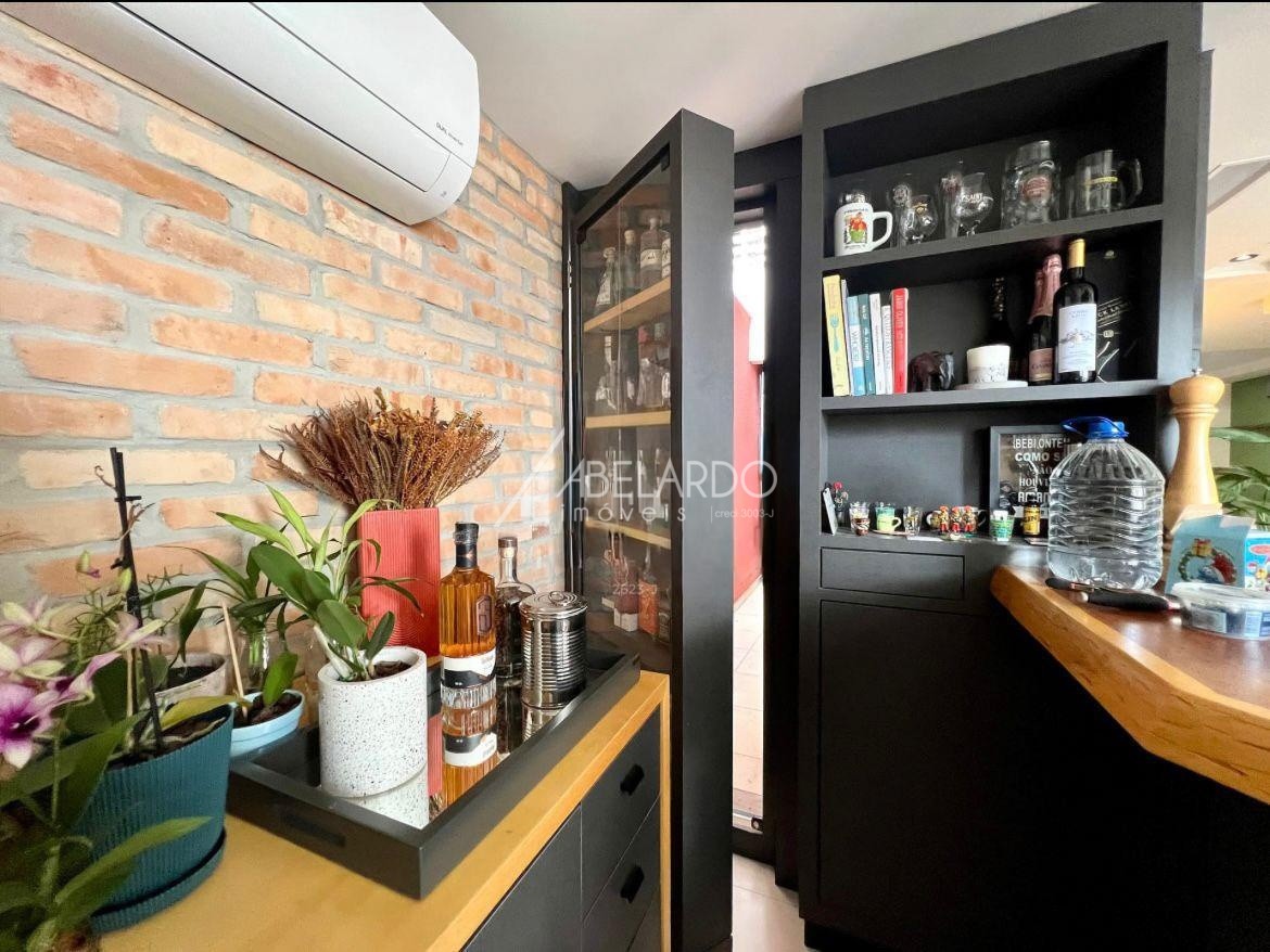 APARTAMENTO - CENTRO COM 3 DORMITÓRIOS, SENDO UMA SUITE E DUAS VAGAS NA GARAGEM. — foto 7