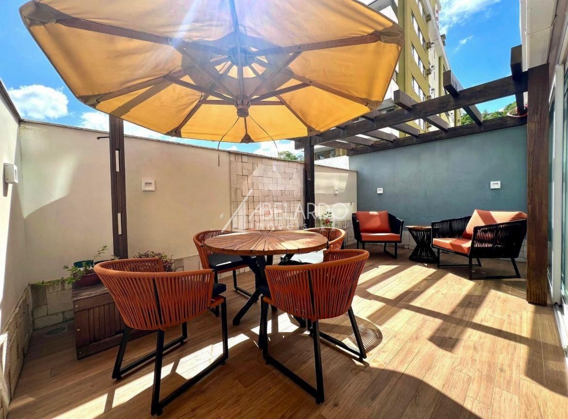 APARTAMENTO - CENTRO COM 3 DORMITÓRIOS, SENDO UMA SUITE E DUAS VAGAS NA GARAGEM. — foto 2