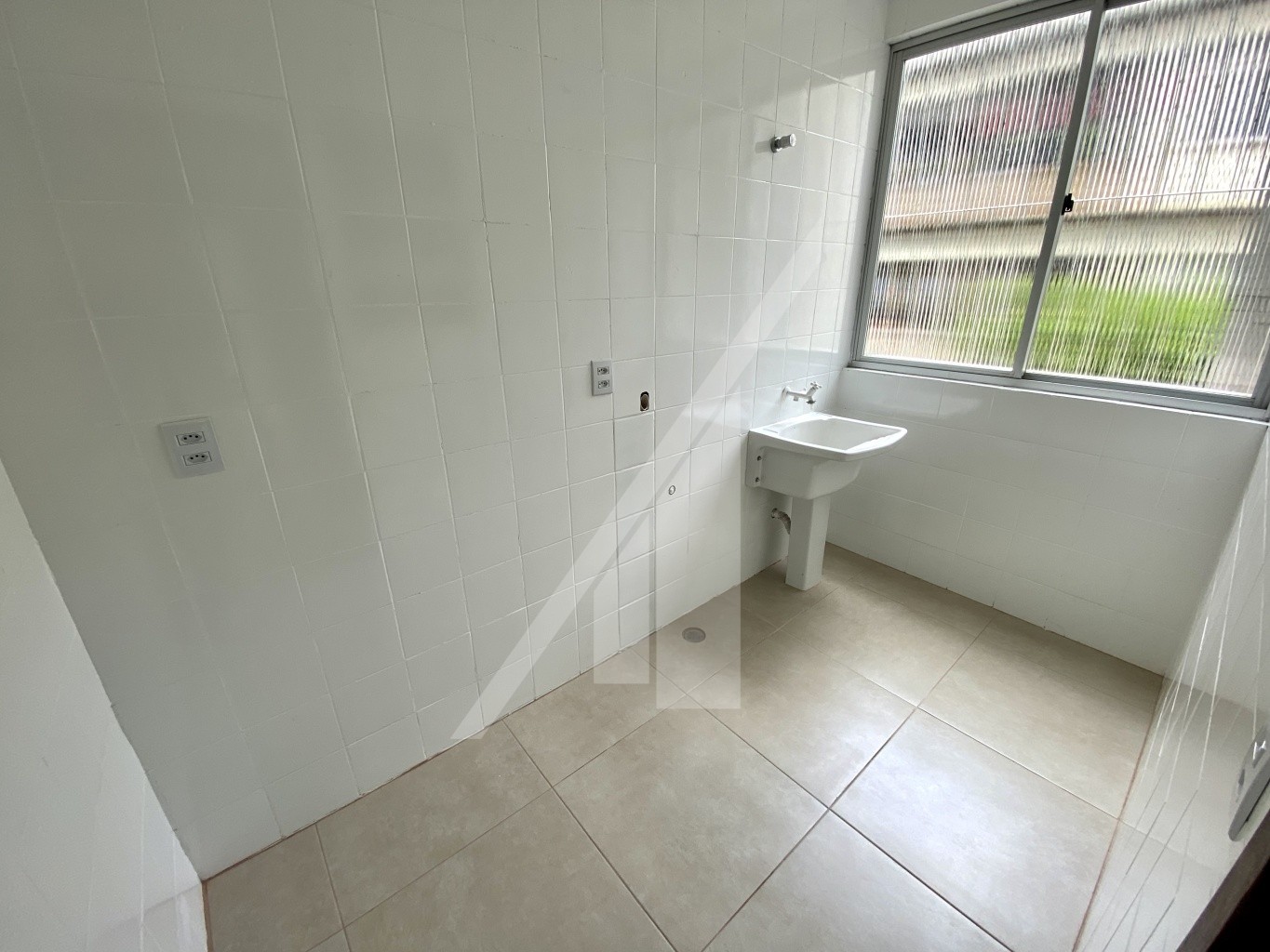 APARTAMENTO SEMI-MOBILIADO - BAIRRO VICTOR KONDER — foto 3