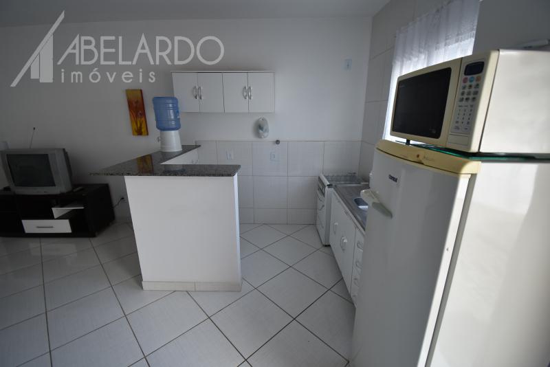 Apartamento mobiliado com área aproximada de 40,30 m localizado no bairro Bela Vista em Gaspar, com ar condicionado split e todo em piso cerâmico. — foto 3