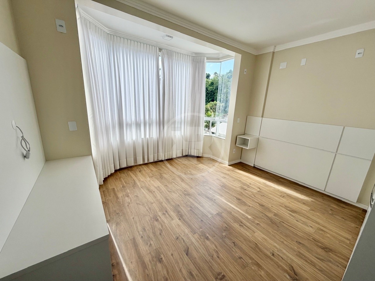 Apartamento 1 Dormitório com 40m, Sol da Manhã, Excelente Iluminação Natural, para Aluguel, no Bairro Vila Nova — foto 3