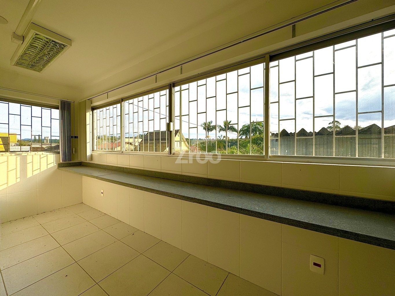 Loja Comercial com 370m conta com ampla vitrine e dois pavimentos no bairro Itoupava Norte em Blumenau/SC — foto 4