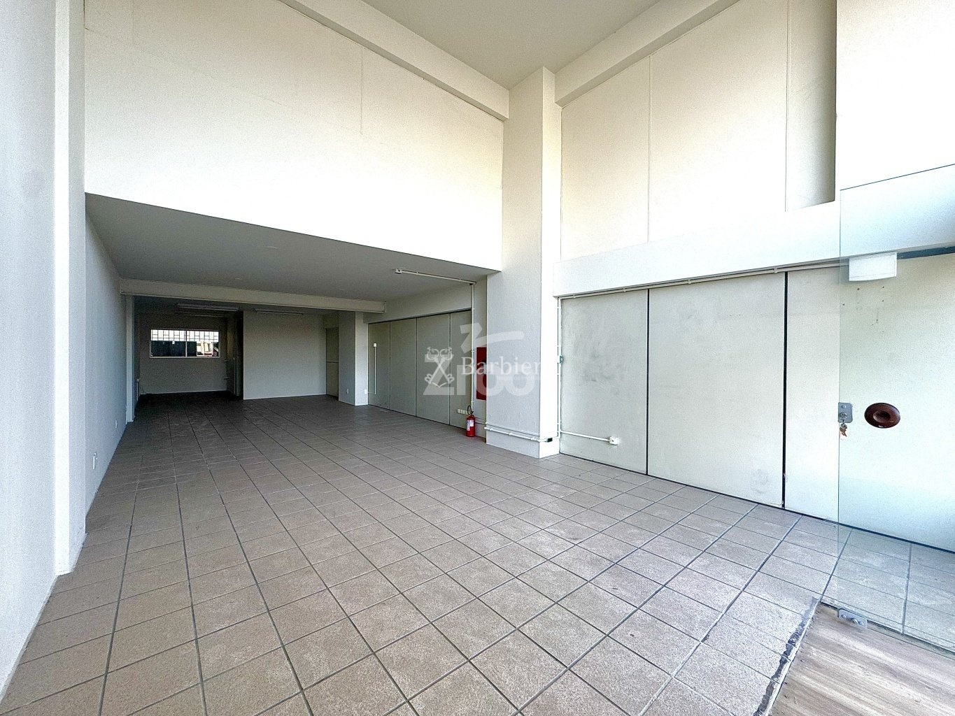 Loja Comercial com 80m conta com ampla vitrine no bairro Itoupava Norte em Blumenau/SC — foto 3