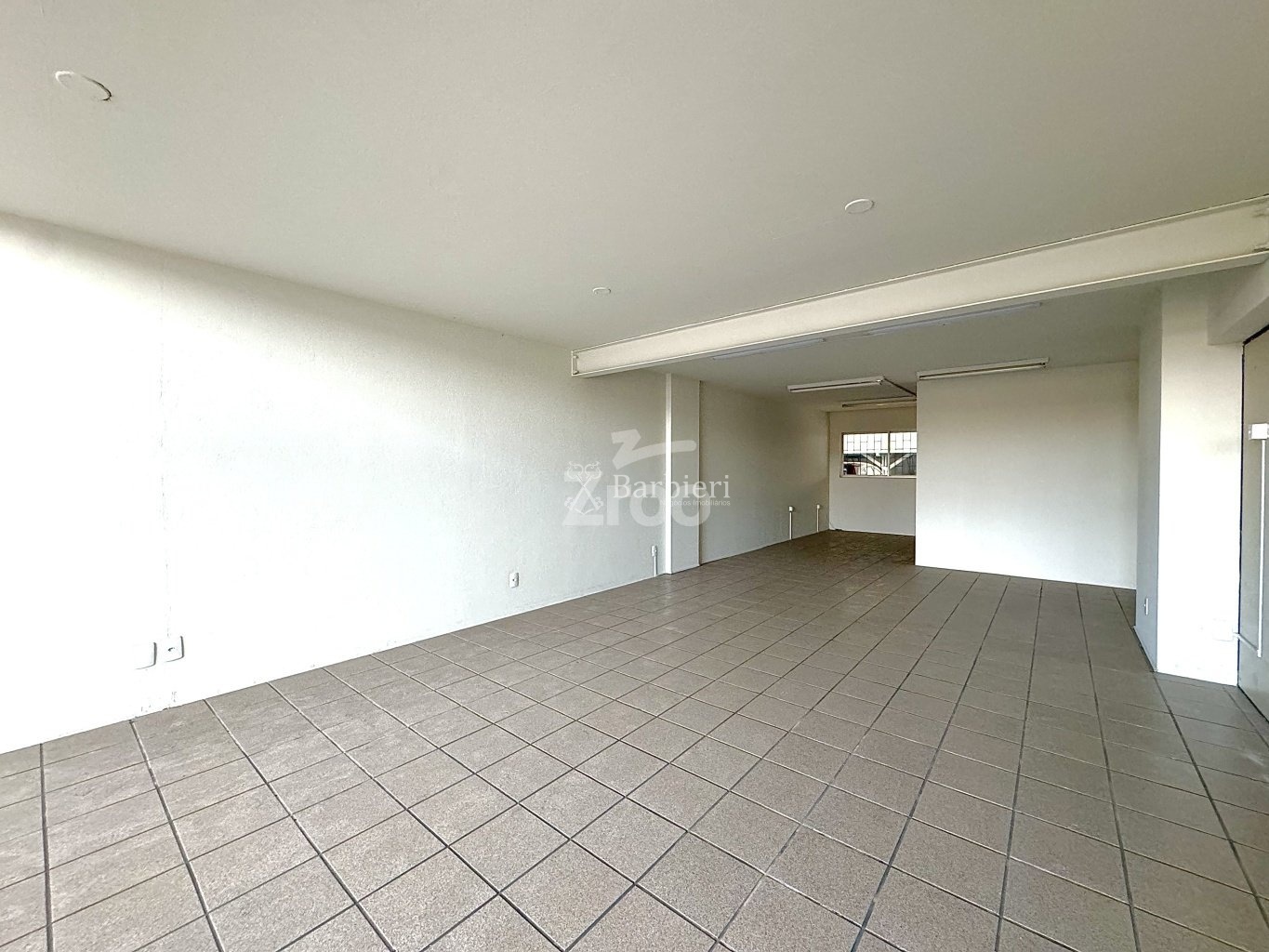 Loja Comercial com 80m conta com ampla vitrine no bairro Itoupava Norte em Blumenau/SC — foto 6