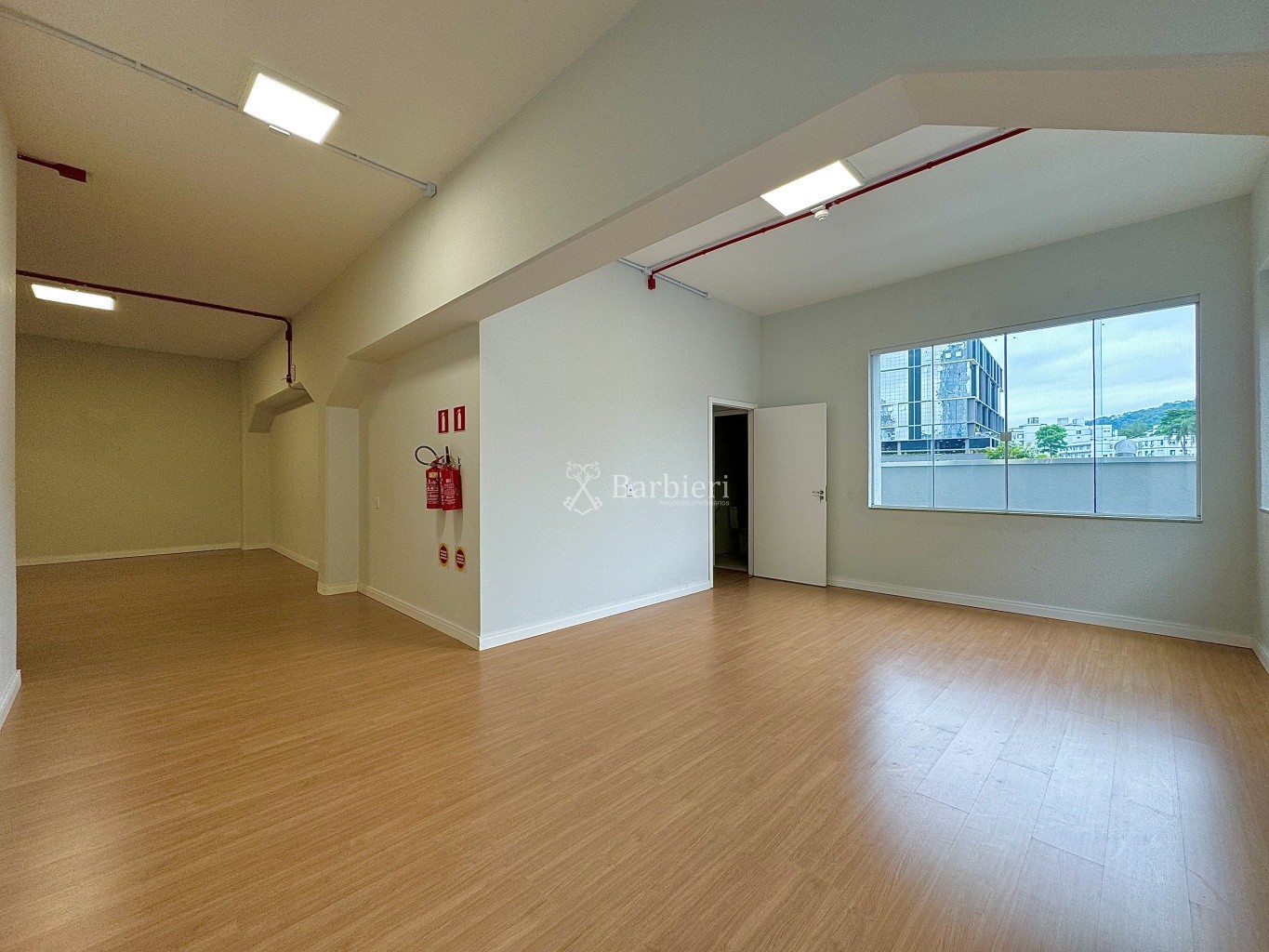 Sala Comercial sendo o andar todo com 700m no Centro de Blumenau — foto 3