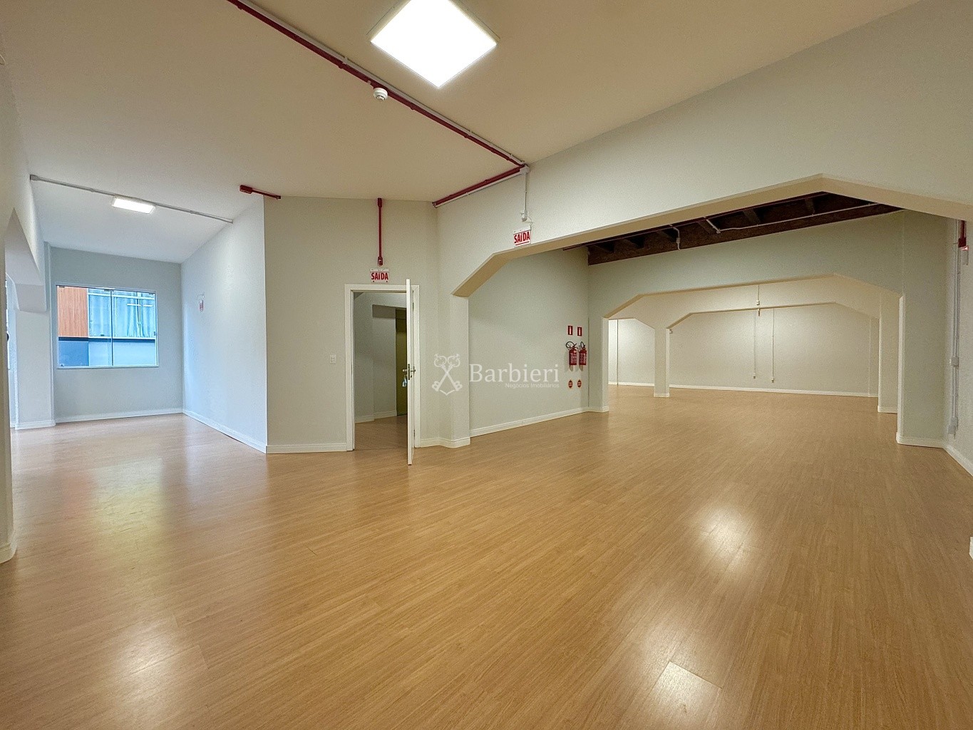 Sala Comercial sendo o andar todo com 700m no Centro de Blumenau - foto 1