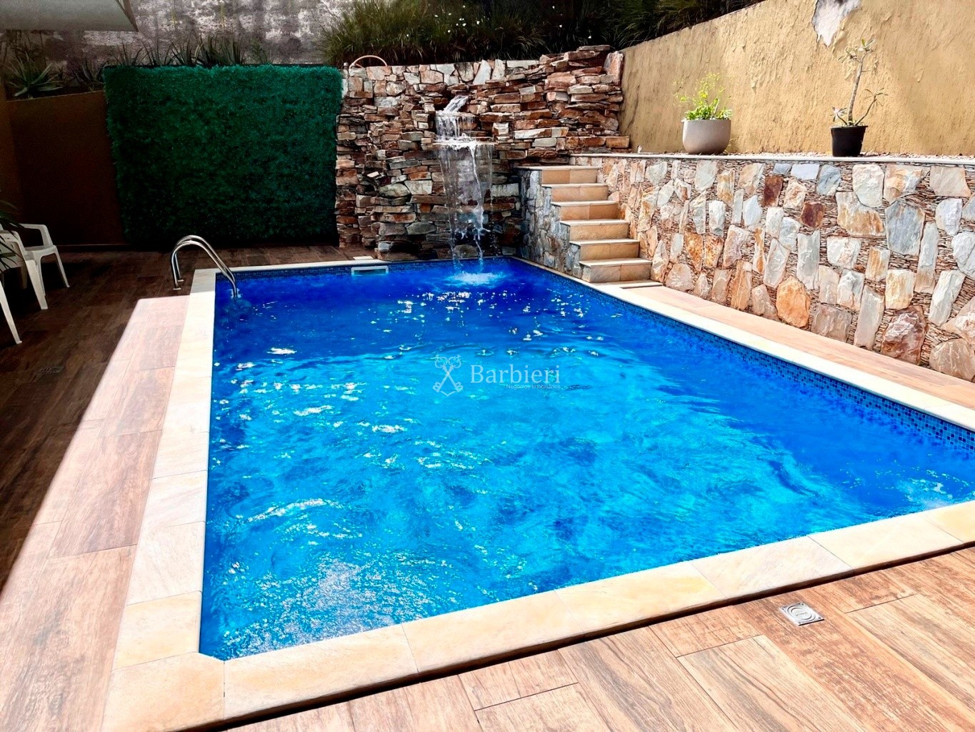 Casa com 6 quartos sendo 4 suítes no bairro Centro em Blumenau SC. - foto 1