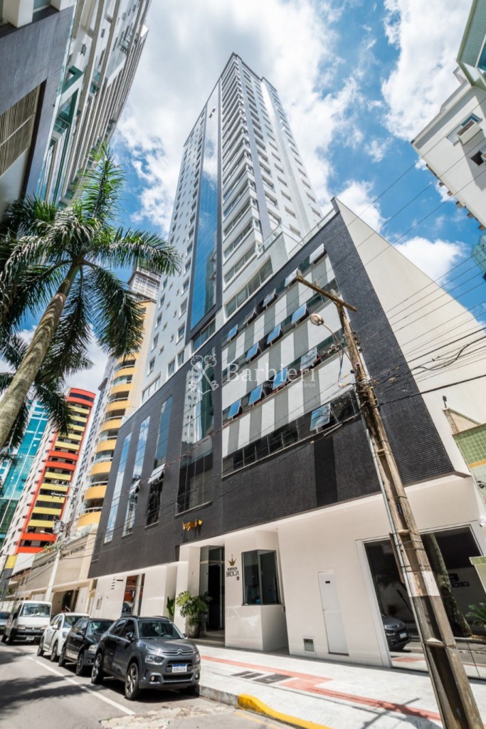 Apartamento com 4 suítes e 3 vagas de garagem em Balneário Camboriú/SC - foto 1