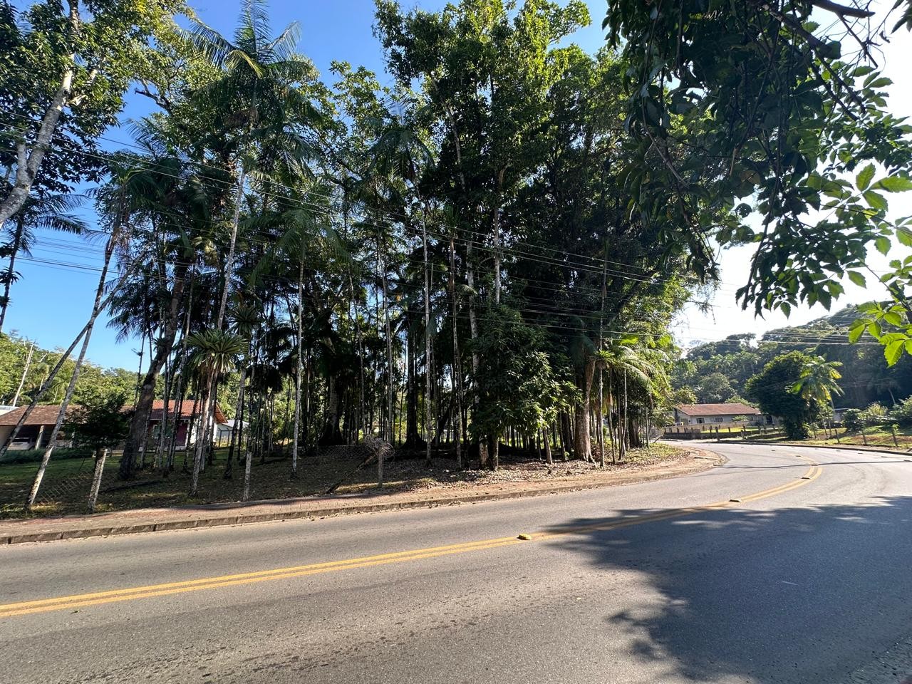 Terreno plano disponível para venda no Badenfurt, um dos bairros mais estratégicos de Blumenau. O terreno possui 2.000,00 m - foto 1