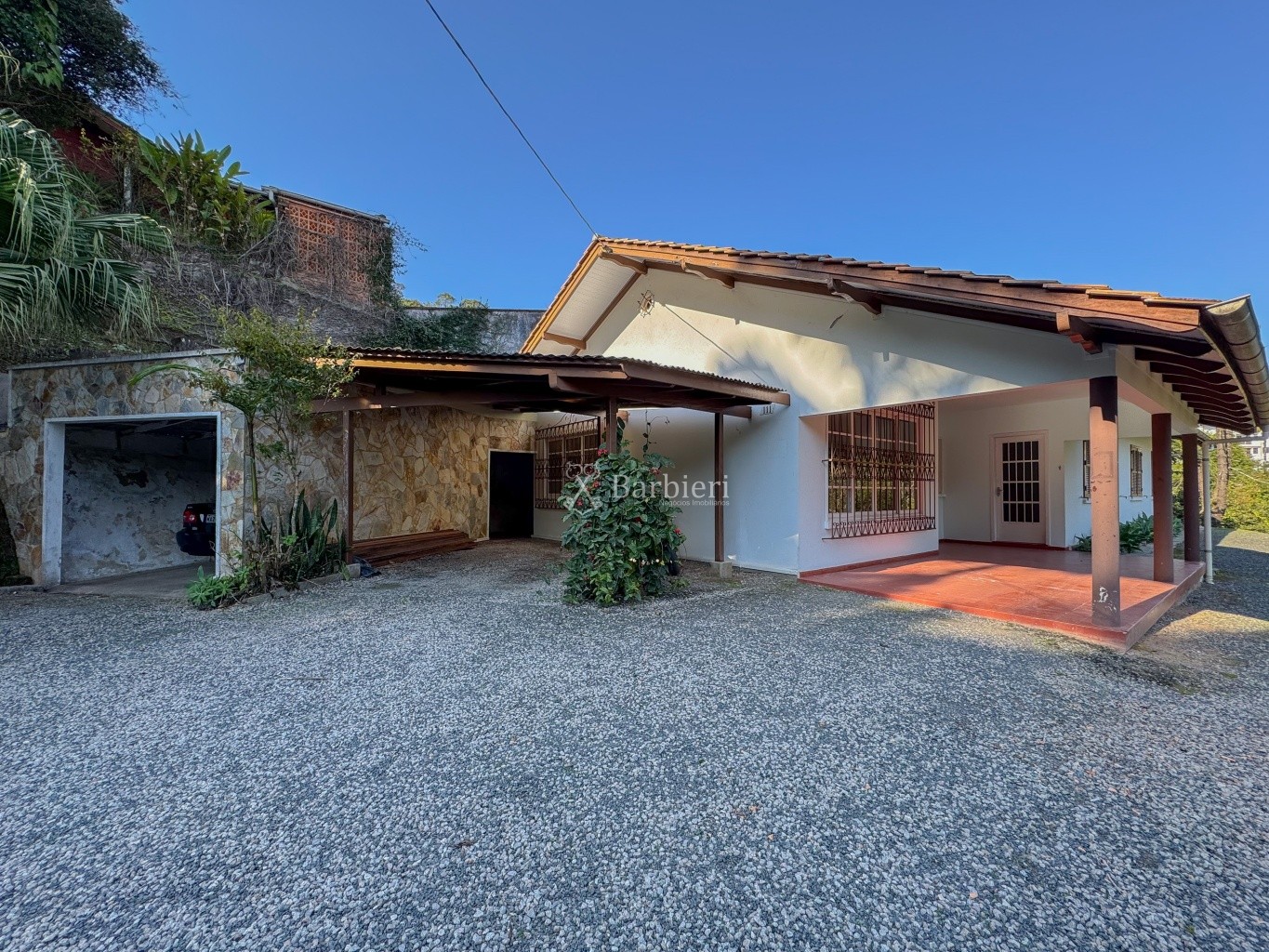 Ampla casa comercial no bairro Bom Retiro em Blumenau/SC — foto 2