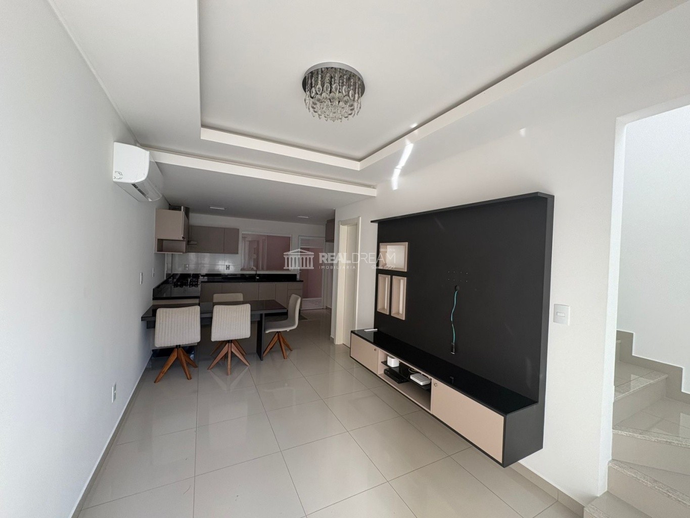 Excelente Sobrado - Com 72,15 m Bairro da Velha — foto 3