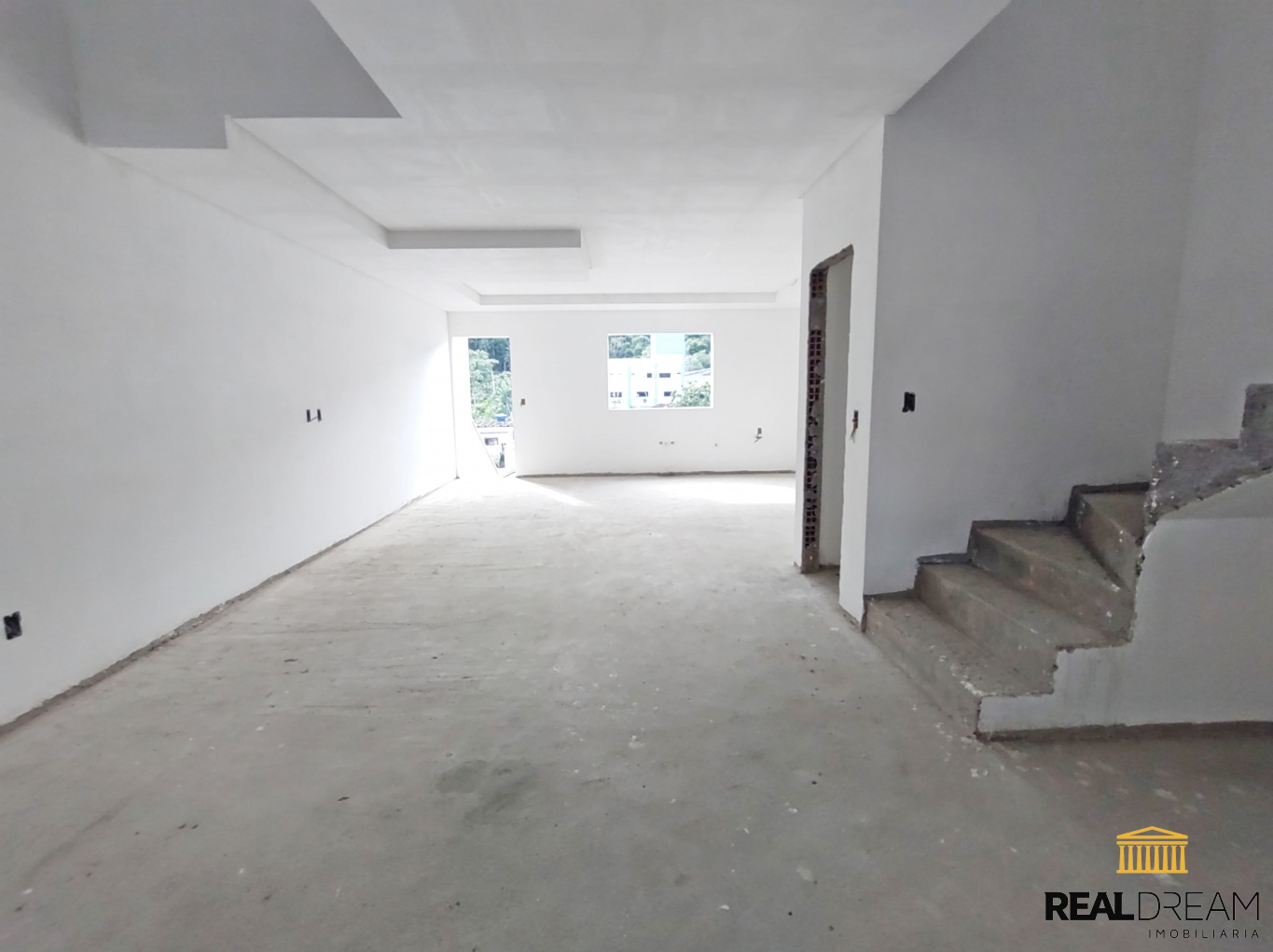 Sobrado de 3 suíte (1 com closet e sacada), piscina e área de festa — foto 7