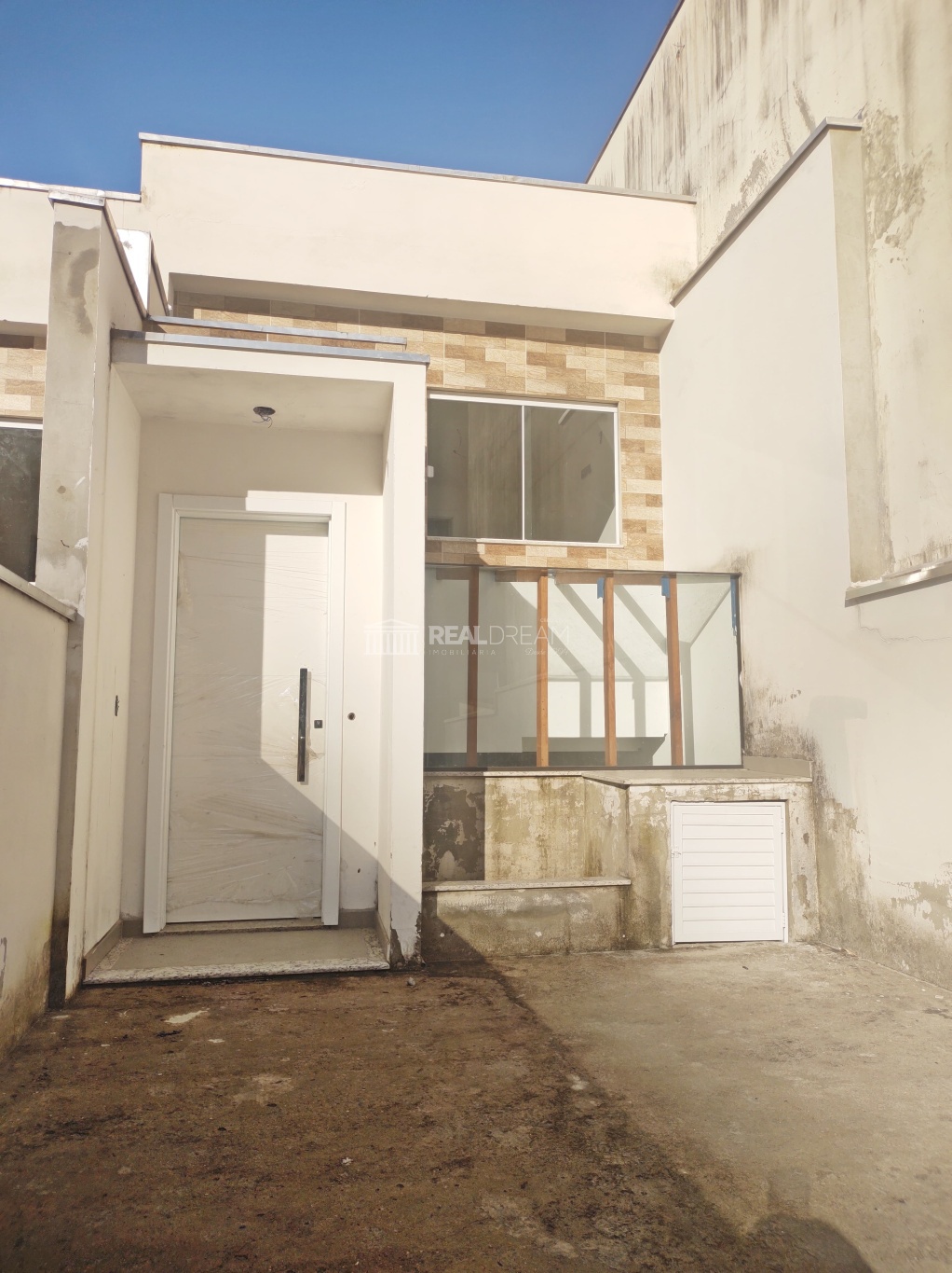 Sobrado tríplex de 2 suítes (1 com sacada) e 2 garagem — foto 4