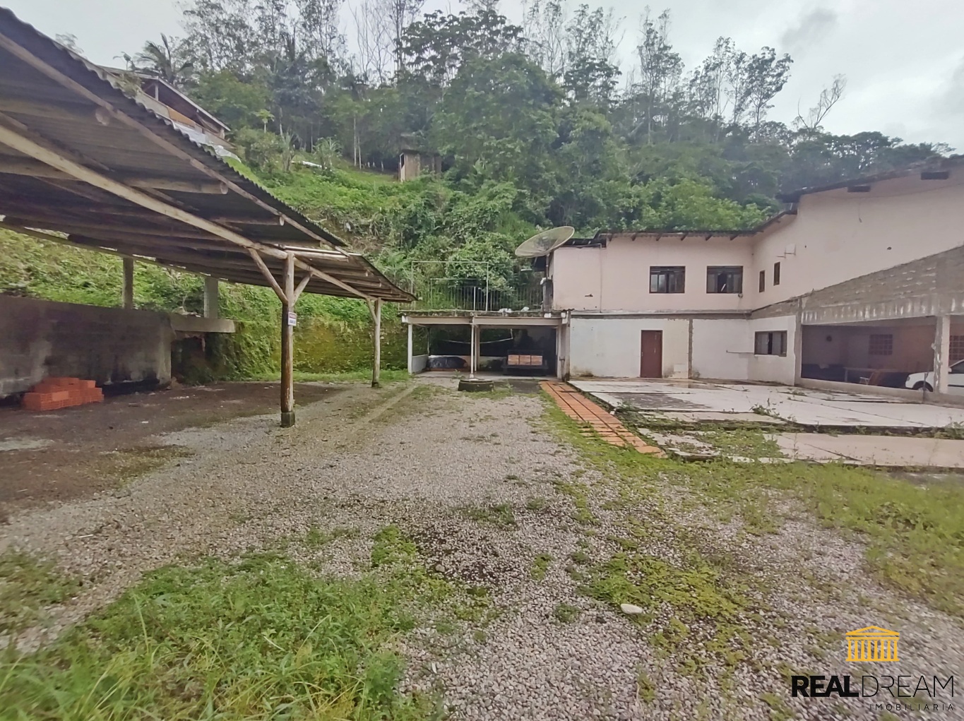 Sobrado e quitinetes alugadas no bairro da Gloria — foto 3