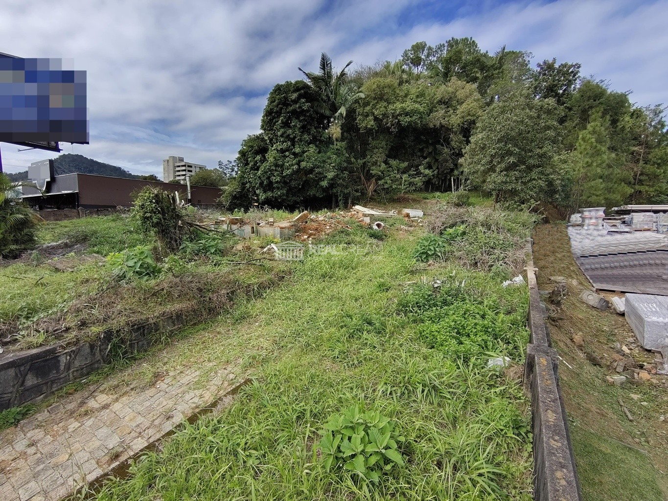 Terreno de +- 5.300m, com 25m de frente para a Rua Marechal Deodoro da Fonseca no Centro de Indaial SC — foto 3