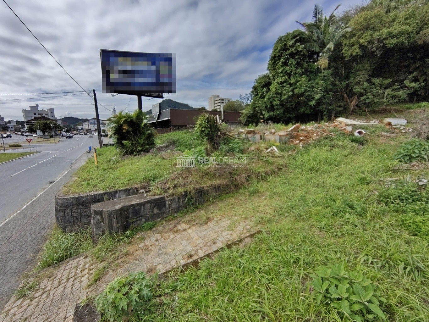 Terreno de +- 5.300m, com 25m de frente para a Rua Marechal Deodoro da Fonseca no Centro de Indaial SC — foto 2