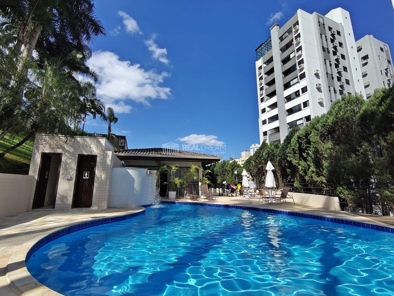 Apartamento semimobiliado de 3 dormitórios, sendo 1 suíte e 1 garagem. — foto 4