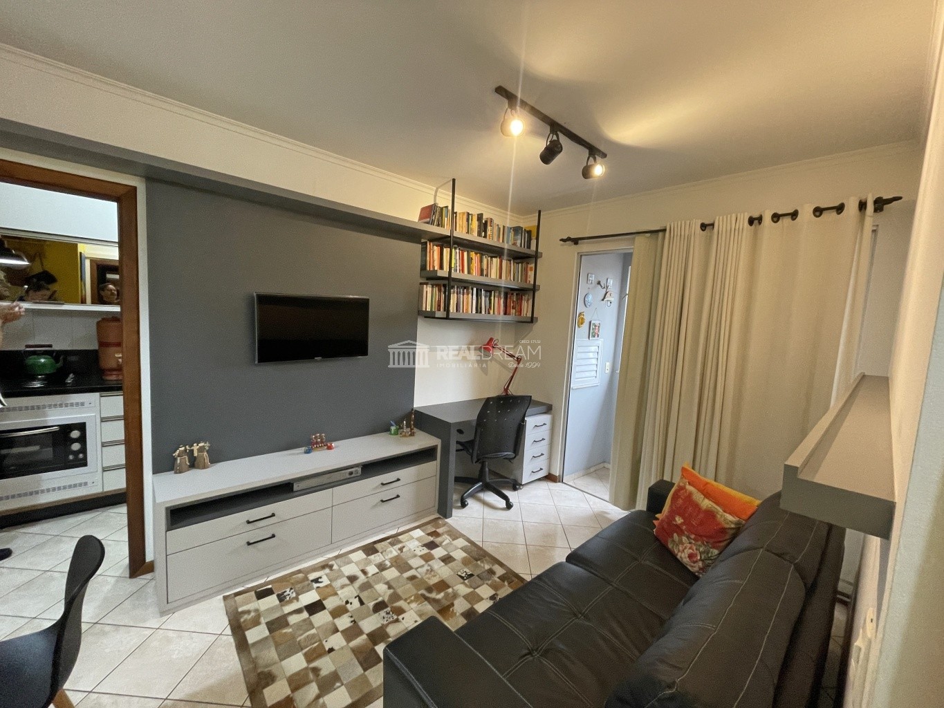 Apartamento de 1 dormitório, semi mobiliado, com 1 vaga de garagem no Victor Konder — foto 5
