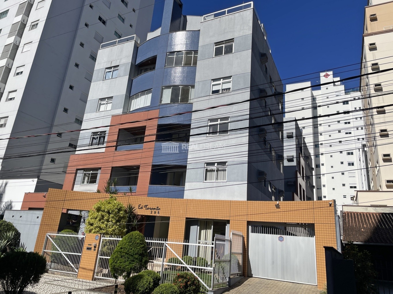 Apartamento de 1 dormitório, semi mobiliado, com 1 vaga de garagem no Victor Konder - foto 1