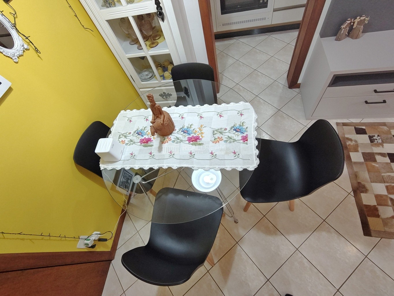Apartamento de 1 dormitório, semi mobiliado, com 1 vaga de garagem no Victor Konder — foto 3