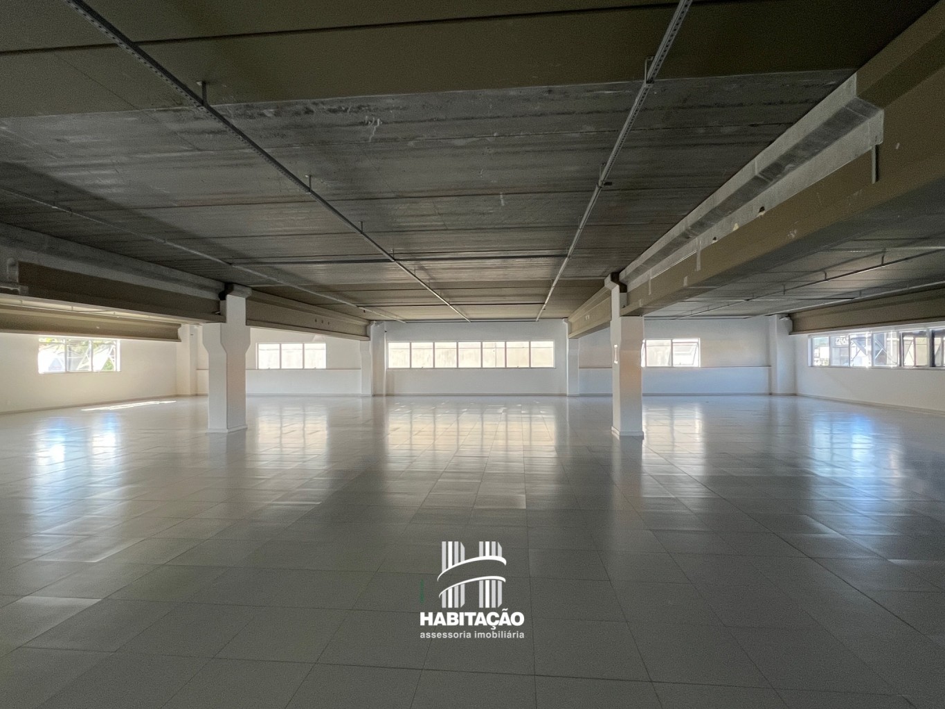 Ampla Sala Comercial em Localização Estratégica — foto 7