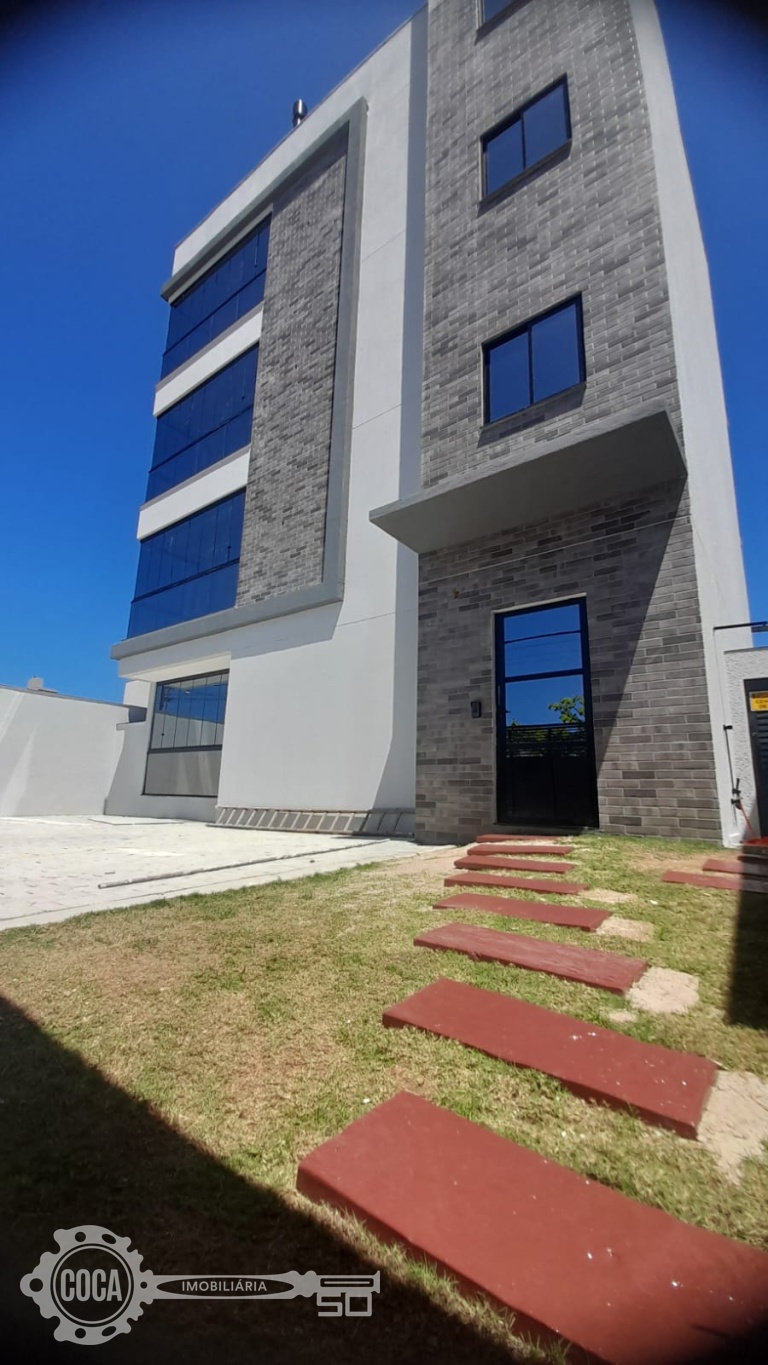 Apartamento à venda, novo, um por andar, em Balneário Piçarras. - foto 1