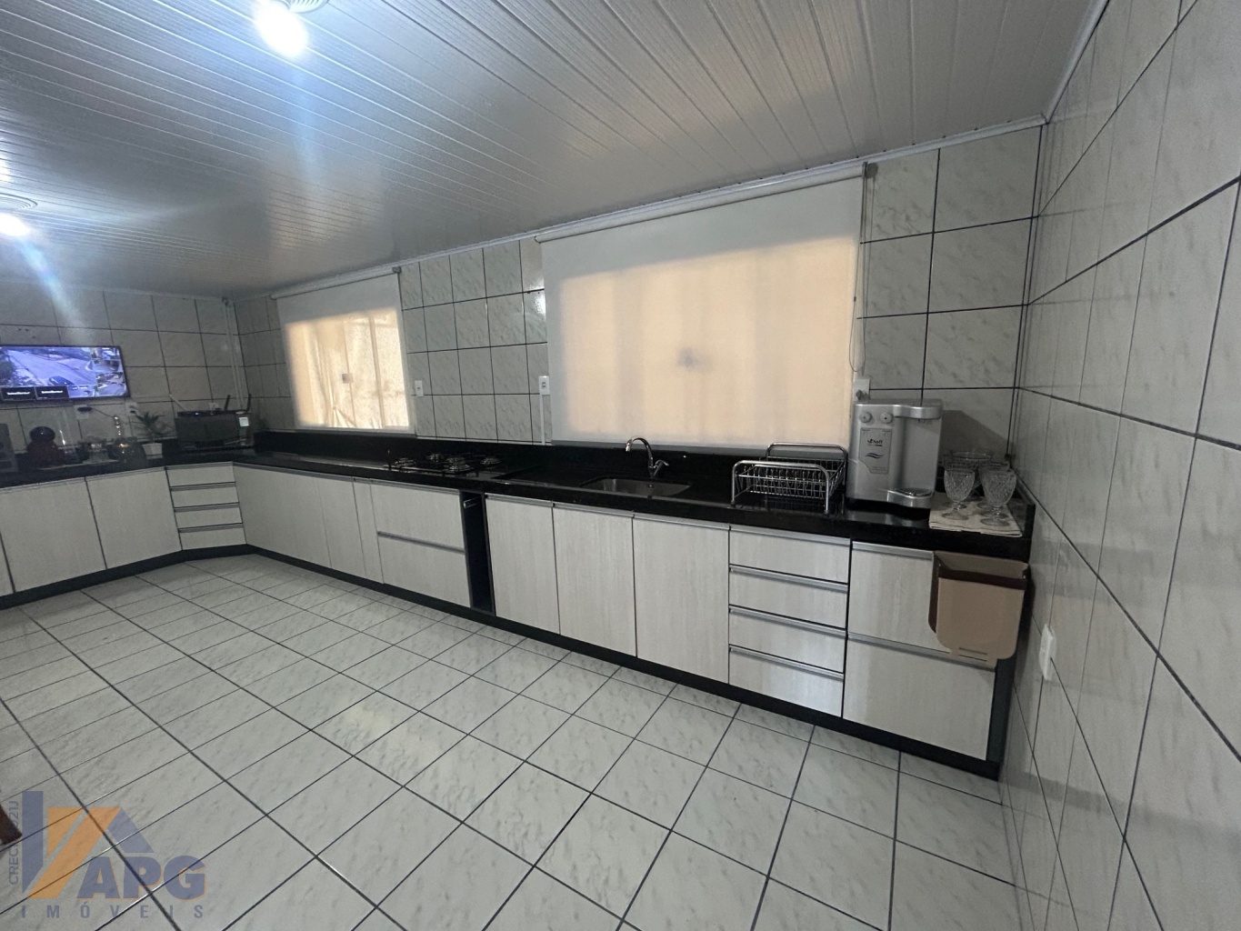 Casa com excelente localização em Gaspar - SC, bairro 7 de Setembro. — foto 4