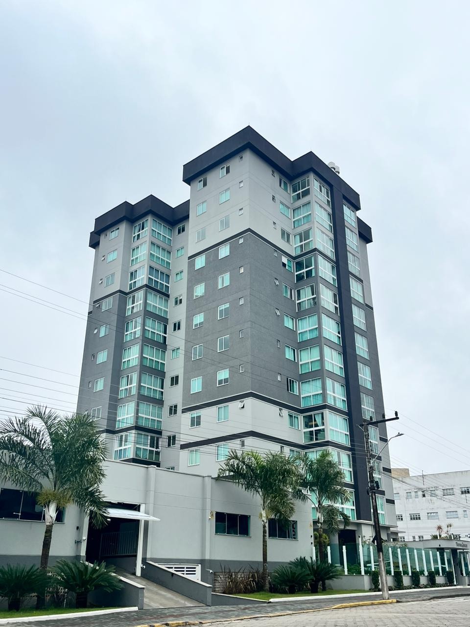 Apartamento alto padrão em Gaspar/SC. Bairro 7 de setembro, totalmente mobiliado! - foto 1