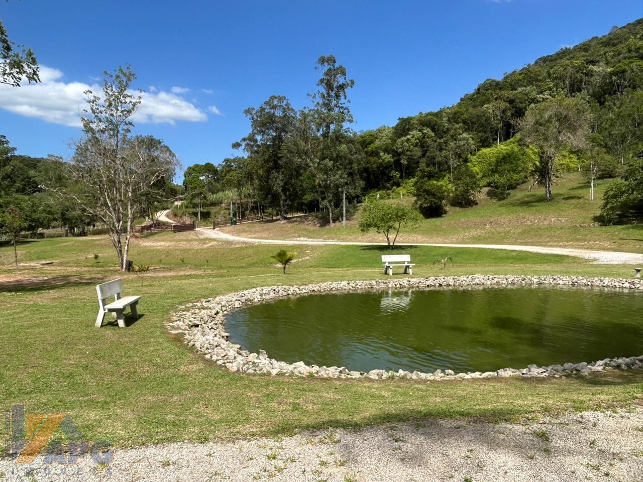 Um refúgio perfeito para morar ou aproveitar fins de semana em contato com a natureza - foto 1