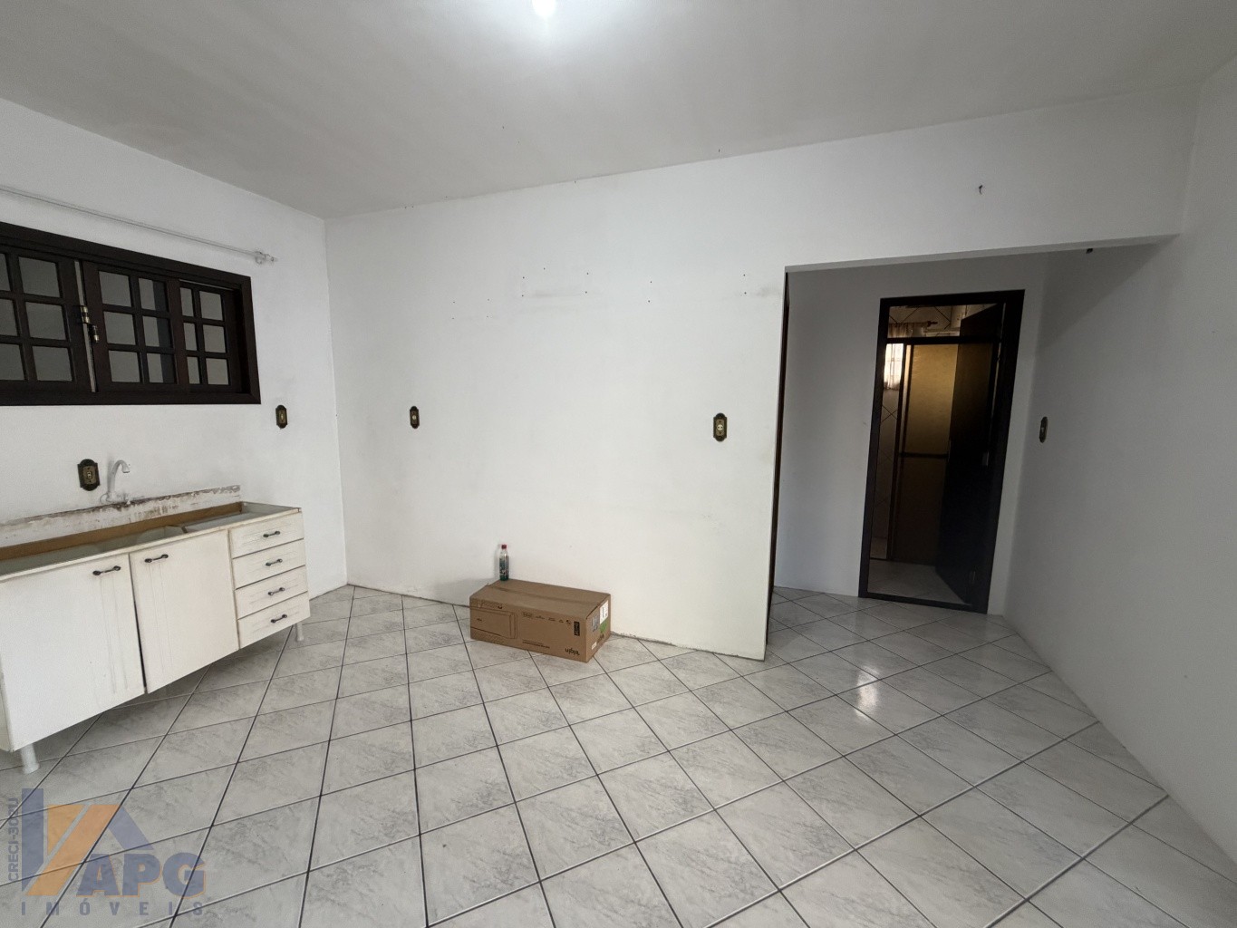 Casa com dois dormitórios no bairro Coloninha. — foto 6
