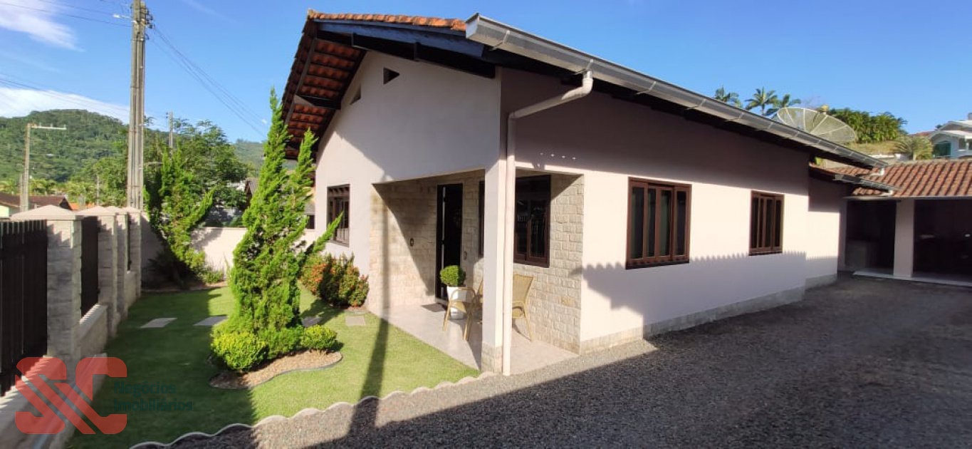 excelente casa em rodeio — foto 2